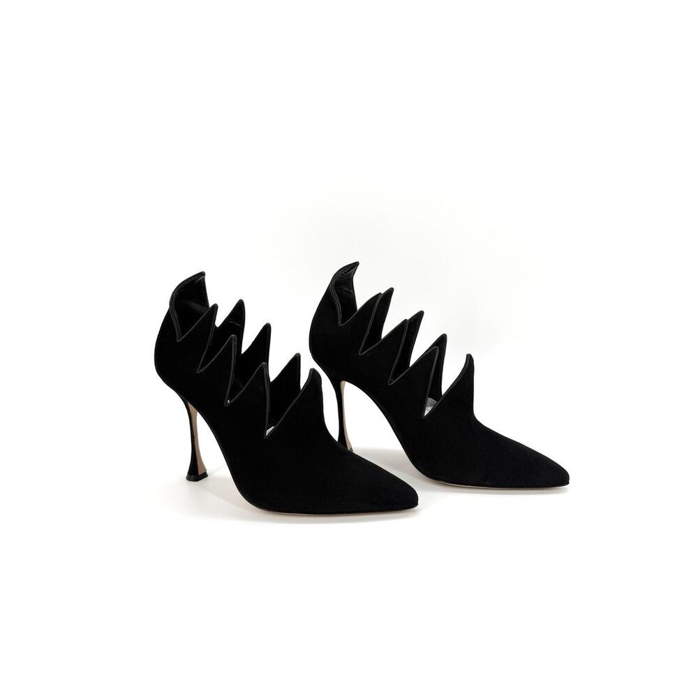 NWOB Manolo Blahnik Olvideo Pump EU  40 US 10 Black Suede Leather zigzag Cutout